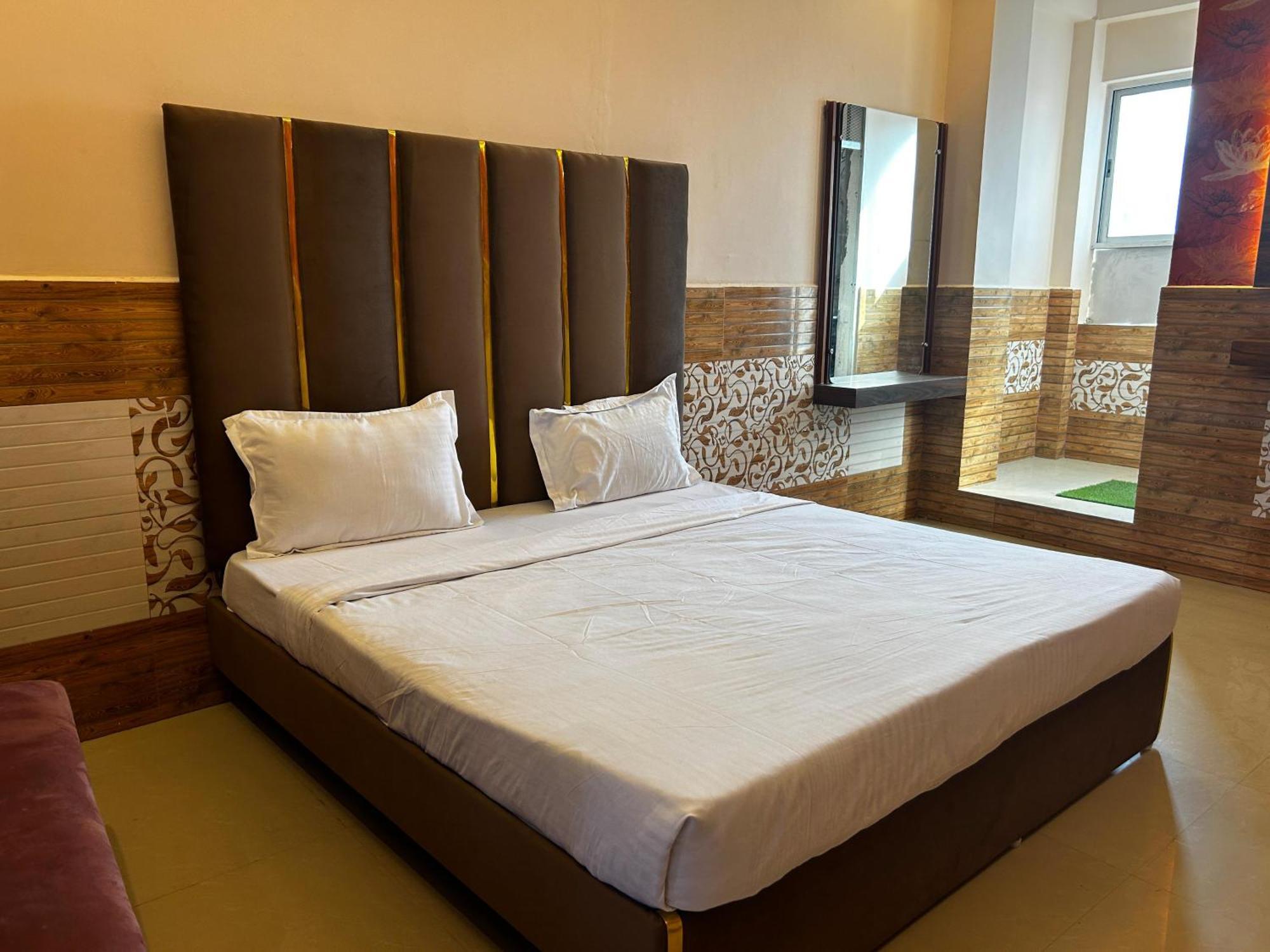 Hotels7Apple Mahoba Exterior photo