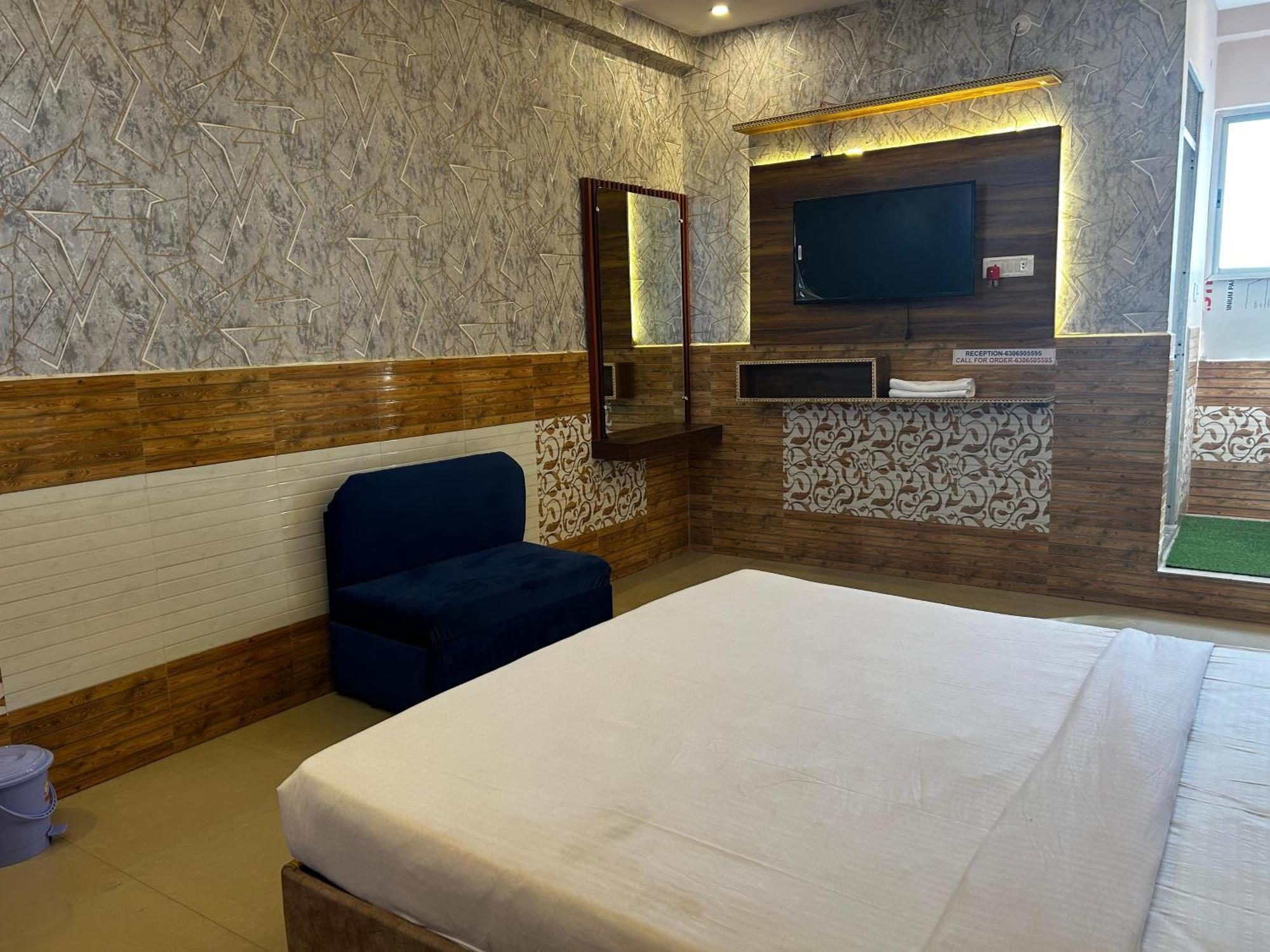 Hotels7Apple Mahoba Exterior photo