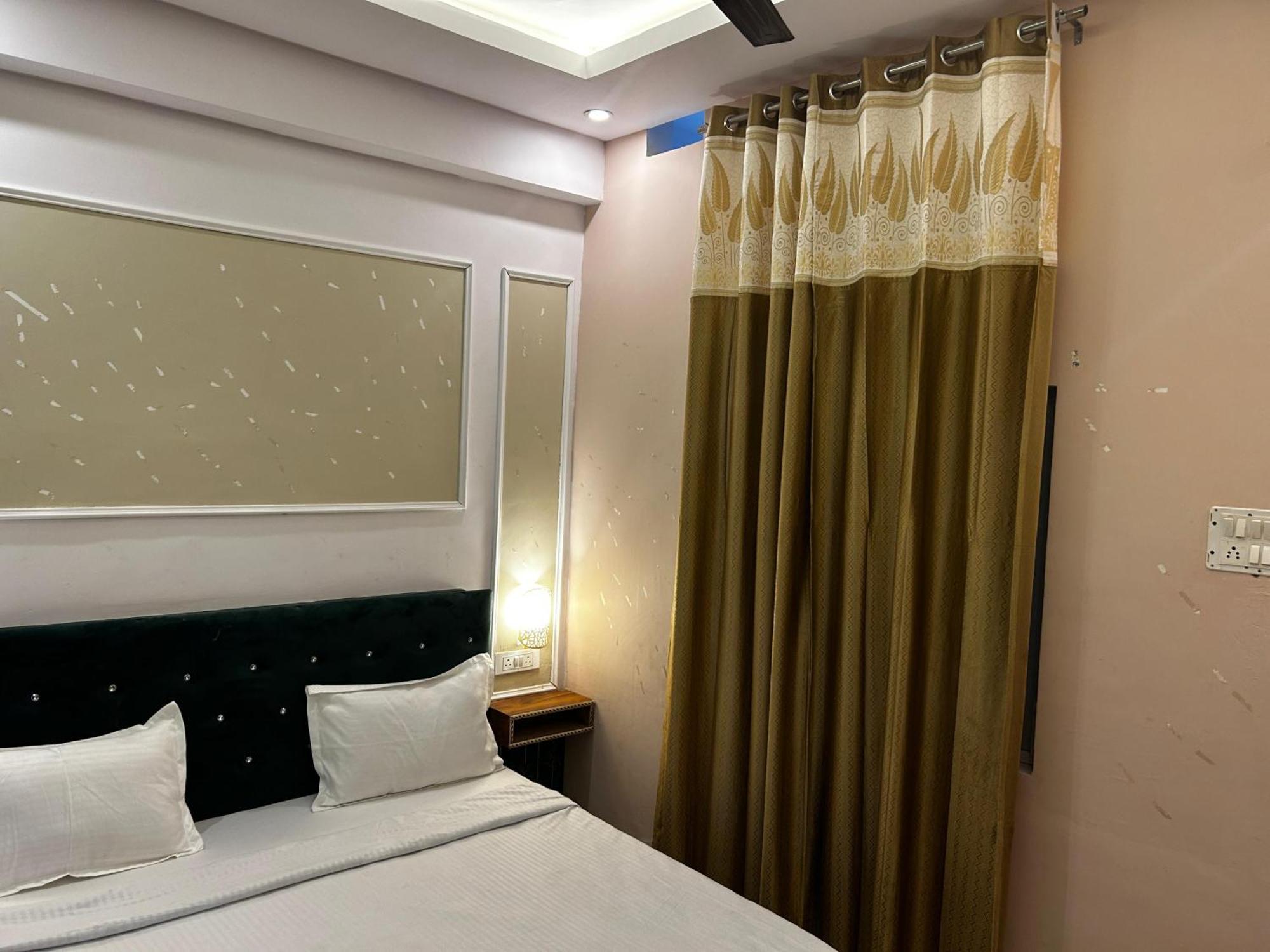 Hotels7Apple Mahoba Exterior photo