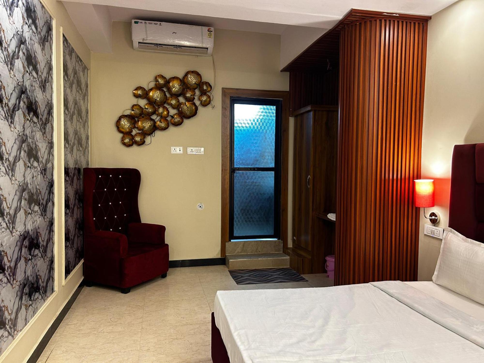 Hotels7Apple Mahoba Exterior photo